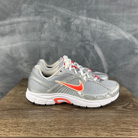 NEW Nike Dart 7 - Picture 1 of 8